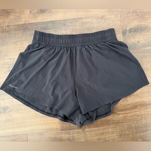 Lululemon Pace Crush High Rise 2.5in Shorts in Black size Small